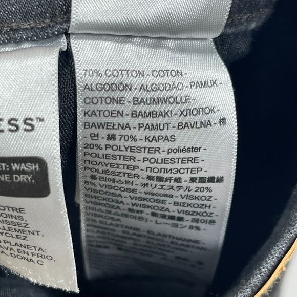 Levi's High‎ Rise Shorts Hypersoft 24 Cut Off Cheeky Distressed Women Gray NWT - Picture 11 of 12